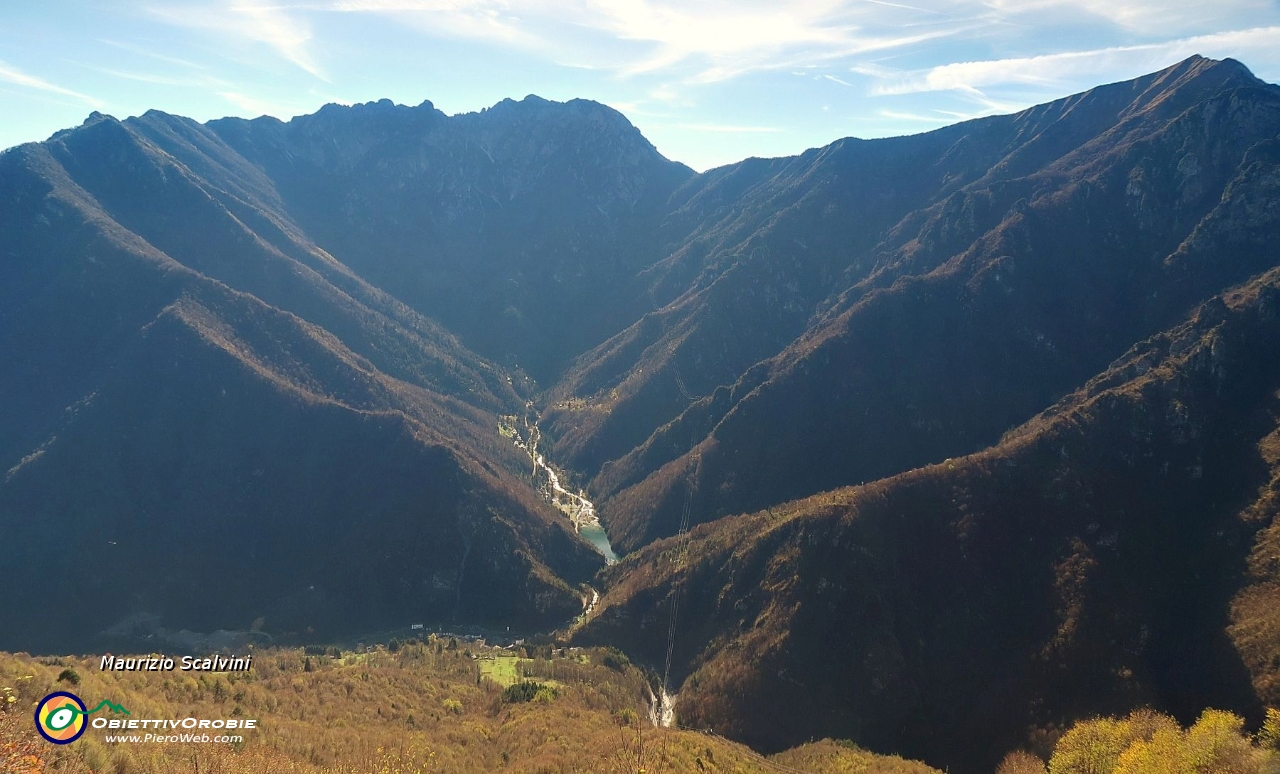 26 Panorama dal Venturosa al Pizzo Baciamorti....JPG